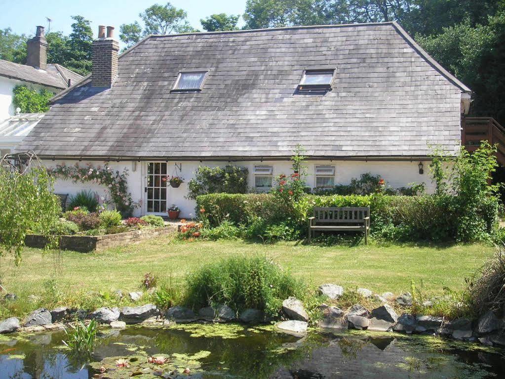 Detling Coachhouse Bed & Breakfast Maidstone Exterior photo