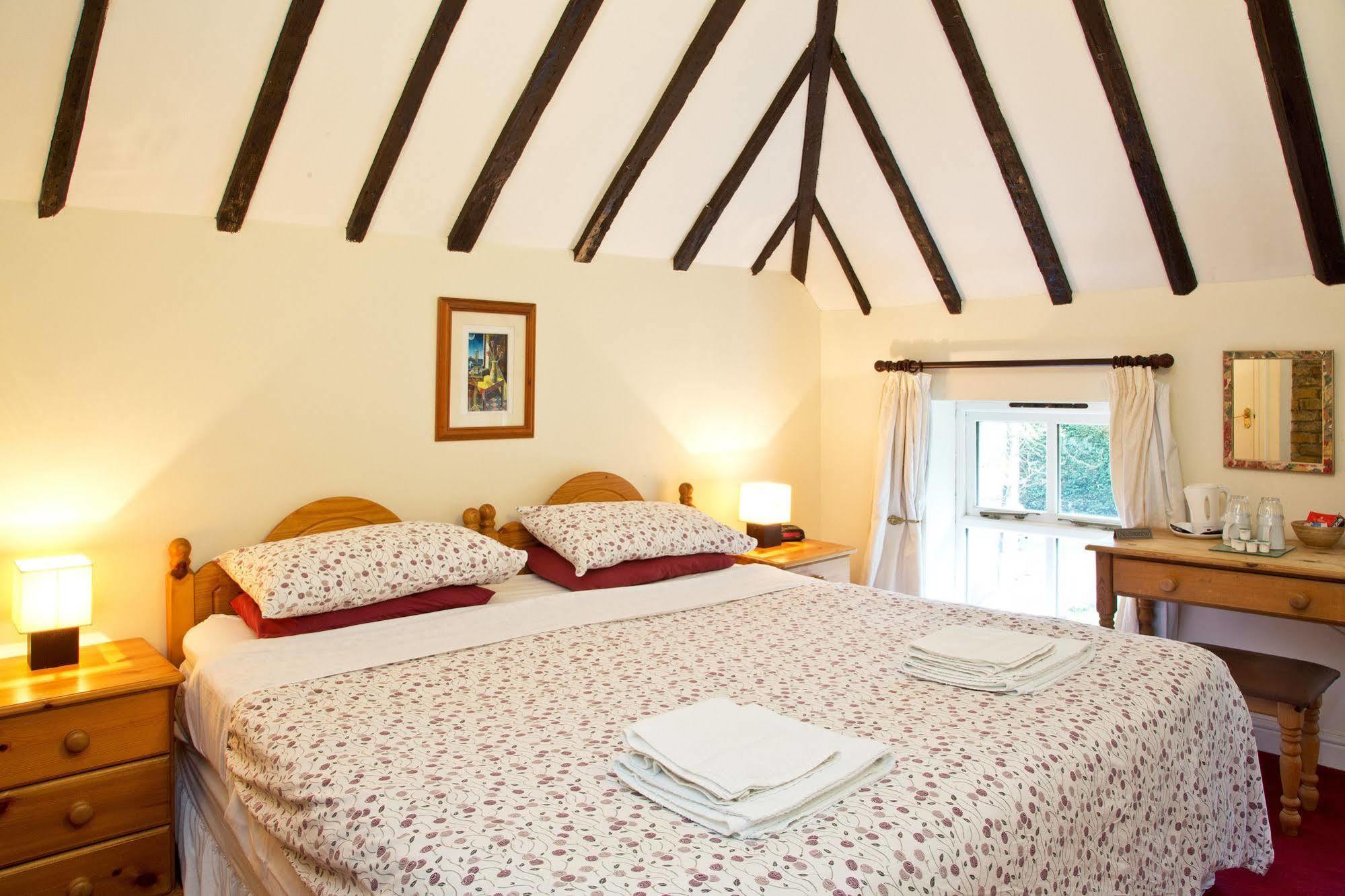 Detling Coachhouse Bed & Breakfast Maidstone Exterior photo