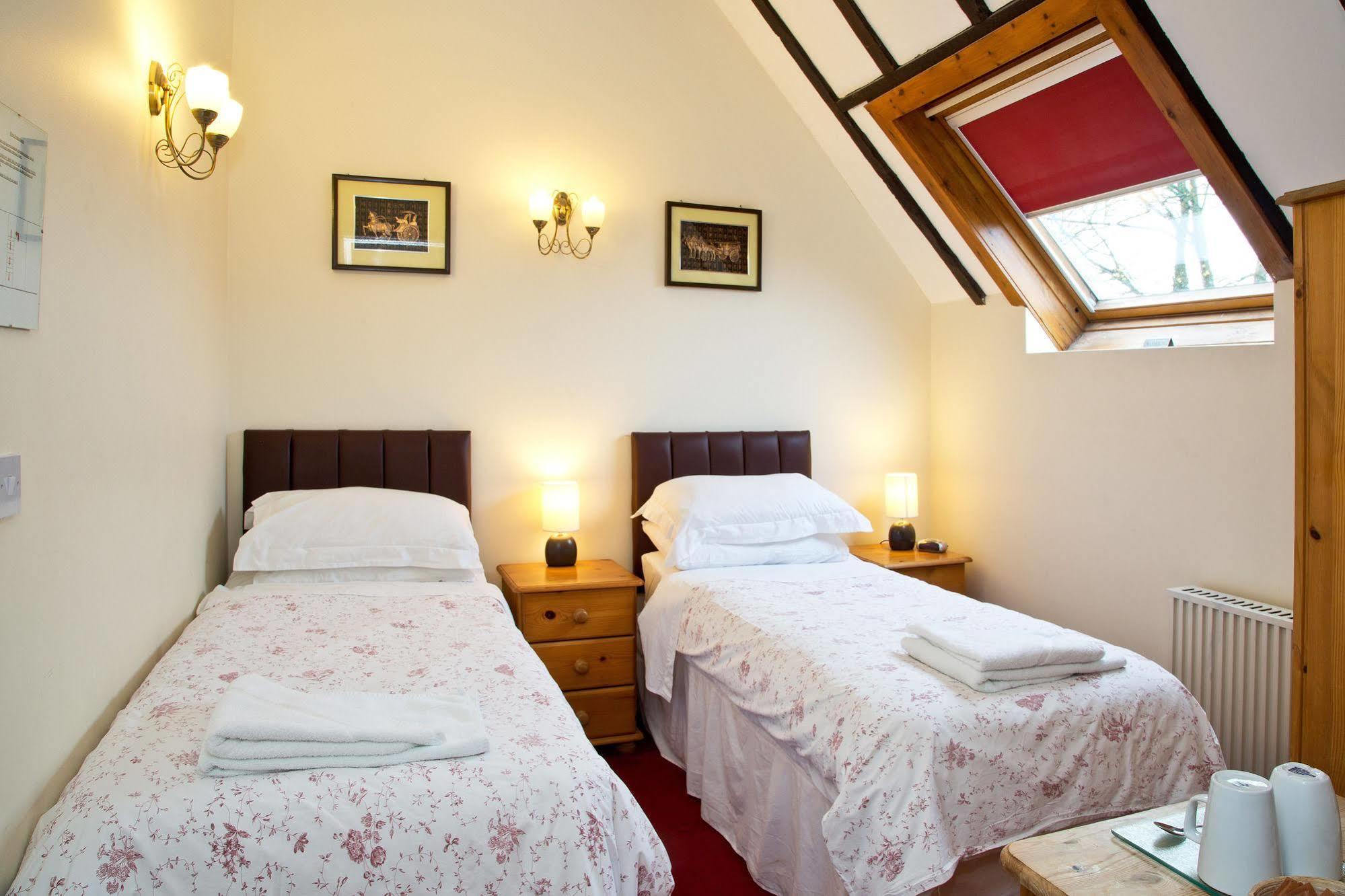 Detling Coachhouse Bed & Breakfast Maidstone Exterior photo