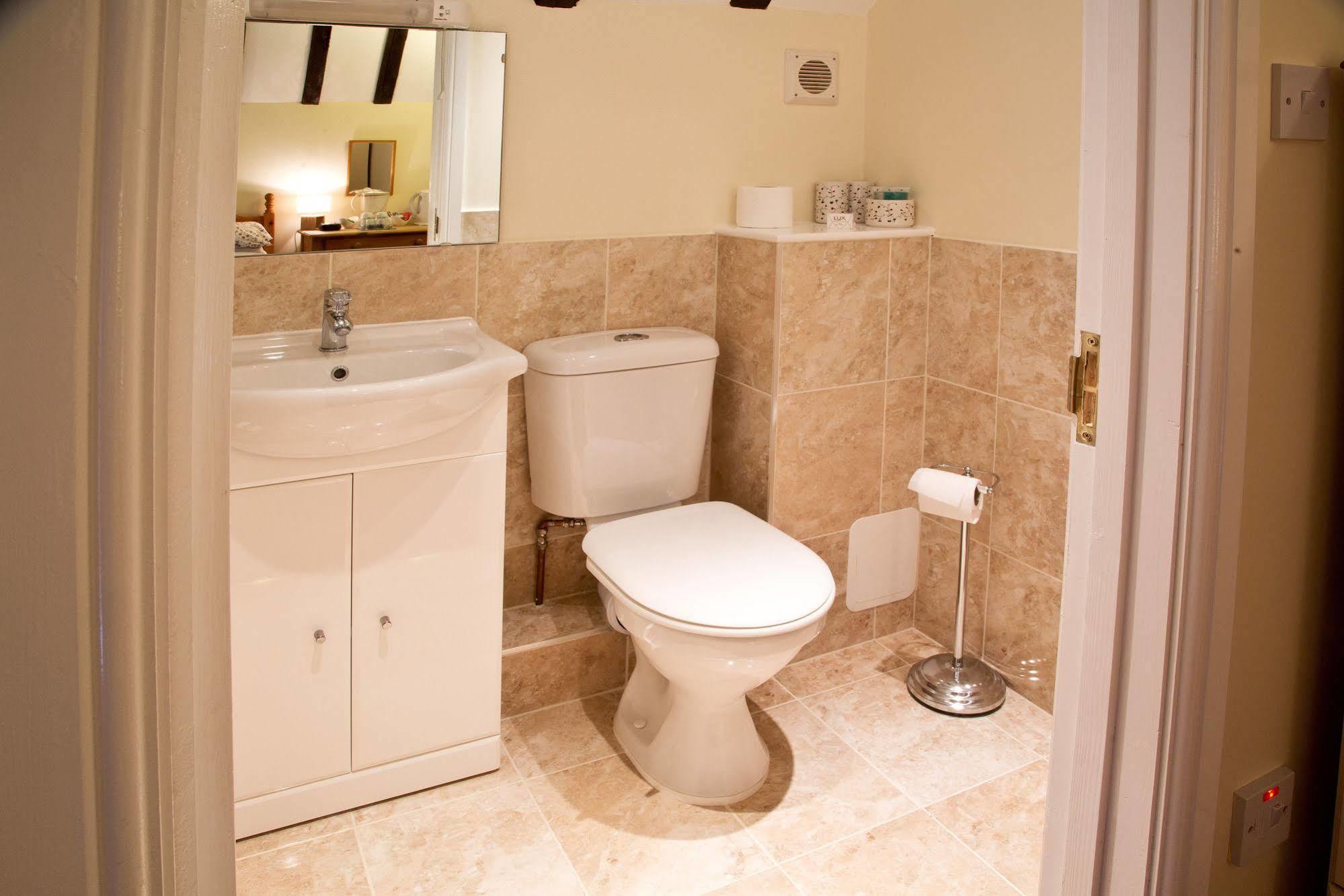 Detling Coachhouse Bed & Breakfast Maidstone Exterior photo