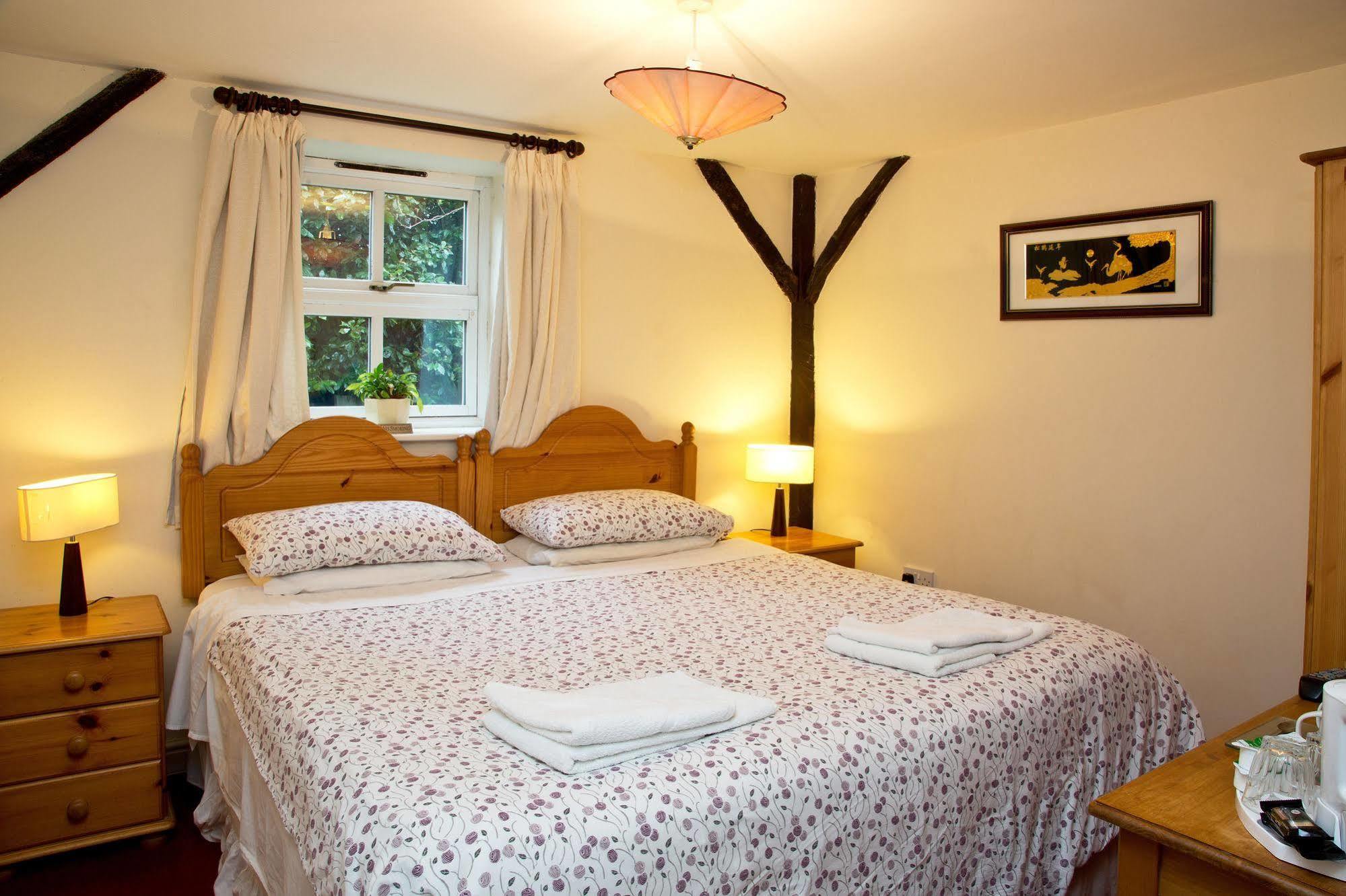 Detling Coachhouse Bed & Breakfast Maidstone Exterior photo