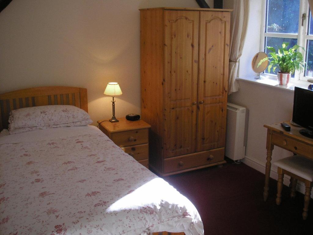 Detling Coachhouse Bed & Breakfast Maidstone Exterior photo